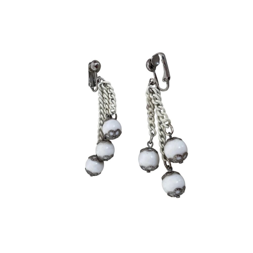 VINTAGE CELEBRITY White Clip On earrings Long Dangling